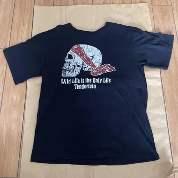 텐더 로인 반다나 스컬 티셔츠