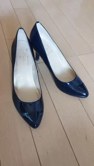 네이비 에나멜 펌프스 22.5cm SHOES in KOBE 일본제