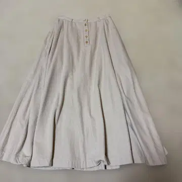 마드모아젤 논논 롱 플레어 스커트 프론트 버튼 면 100%