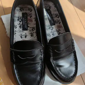 HAWKINS prima 블랙 로퍼