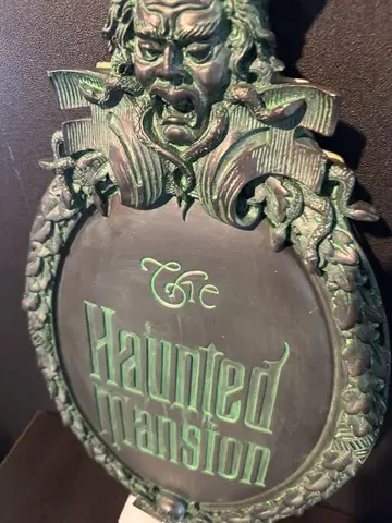 구하기 어려움 The Haunted Mansion Wall Sign