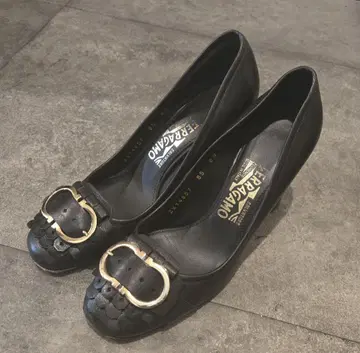 FERRAGAMO 펌프스