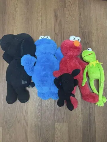 KAWS 세서미 스트릿 봉제 인형 세트