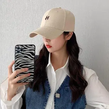베이지 자수 로고 야구 모자