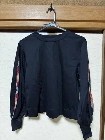 BLUE LABEL CRESTBRIDGE 블랙 긴팔 상의 38