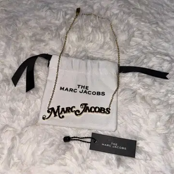 MARC JACOBS 골드 로고 목걸이