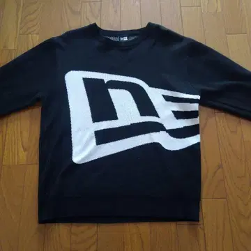 NEW ERA 블랙 맨투맨 L