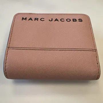 MARC JACOBS 이단 접이식 지갑 핑크