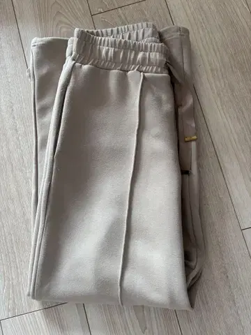 [ Yuumi 콜라보 ] 종이상자 스웨트 팬츠 [M4099]