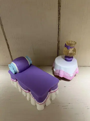 디즈니랜드 한정판 미니짱 미니어처 가구 세트 침대와 램프