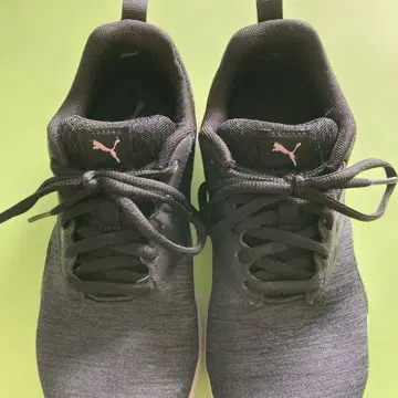 PUMA 블랙 스니커즈 23cm