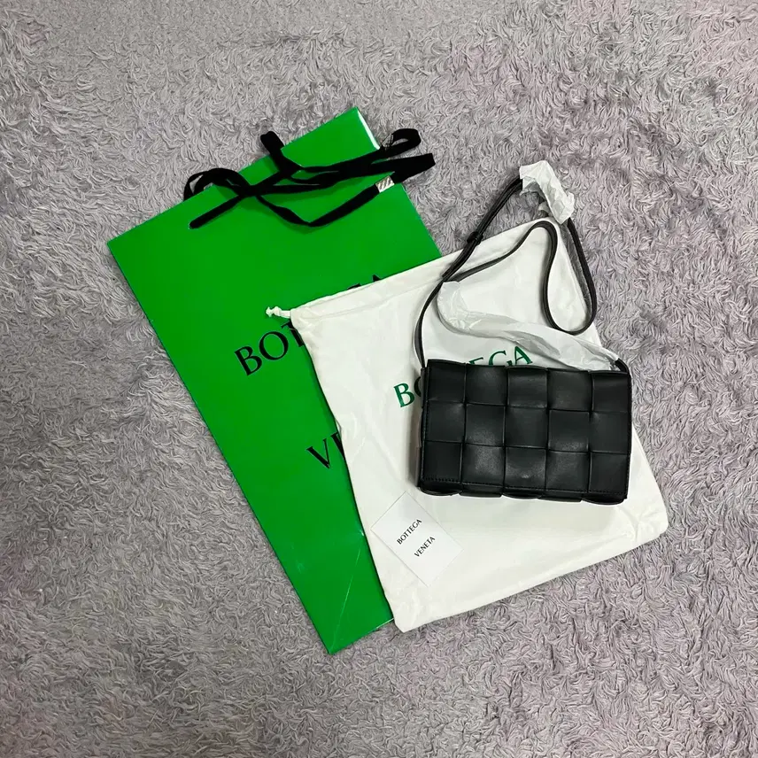 보테가베네타 737950 v29e0 1091 레더 카세트백 블랙