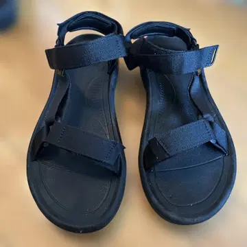 TEVA 샌들