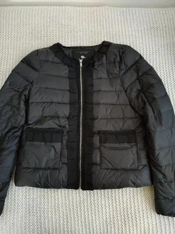 ZARA WOMAN 블랙 다운 자켓 XS