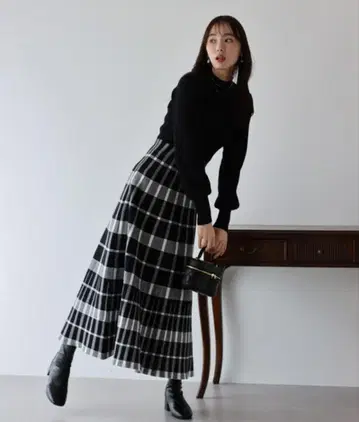 BLUEEAST 블루이스트 체크 자카드 니트 원피스 블랙