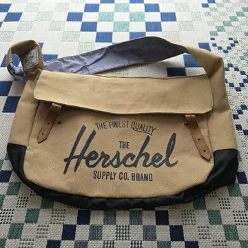 Herschel 숄더백 베이지/블랙