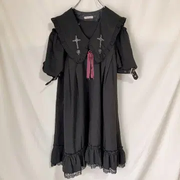 Amavel 아마벨 크로스하트 A라인 원피스 블랙