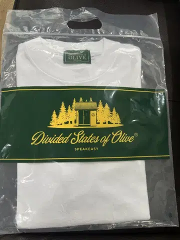 Divided States of Olive 티셔츠 화이트