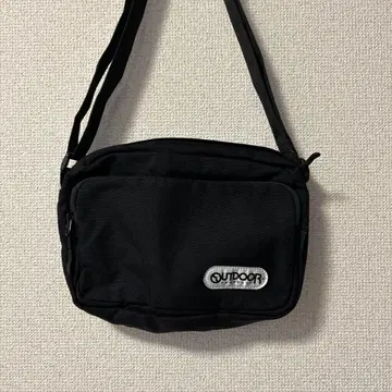OUTDOOR 블랙 숄더백