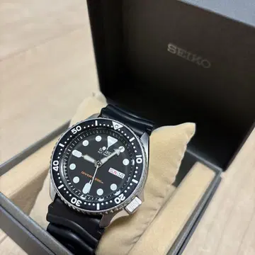 가격 인하! SEIKO 블랙 보이 다이버 워치 박스 있음