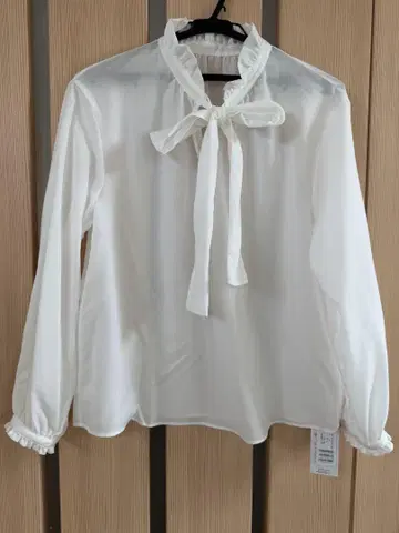 Ballsey 화이트 리본 포함 블라우스