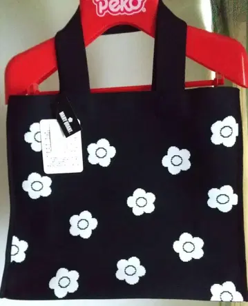MARY QUANT 마리콴트 니트 자카드 데이지 패턴 블랙 백