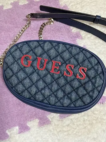 GUESS 네이비 퀼팅 숄더백