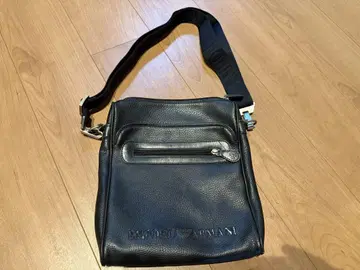 EMPORIO ARMANI 블랙 숄더백