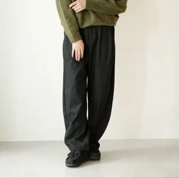 bonbon 투 턱 슬랙스 블랙 M