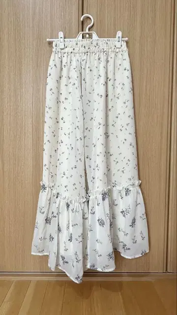 꽃무늬 프릴 롱 스커트