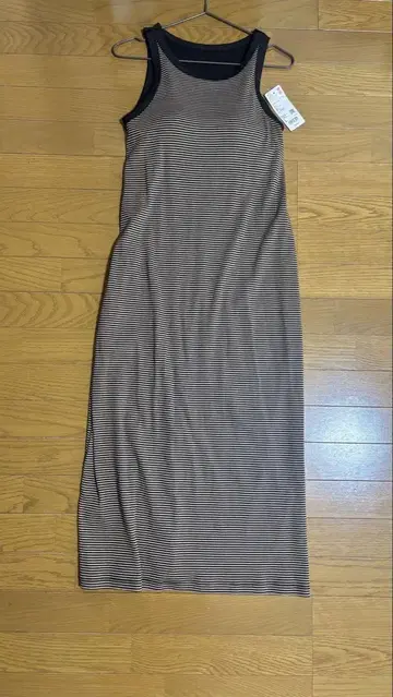 UNIQLO 슬리브리스 롱 원피스