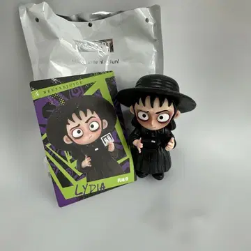 Lydia 피규어 비틀쥬스