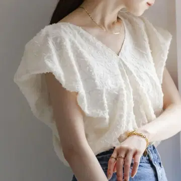 최신 노블 [세탁 가능] 레오파드 자카드 데콜테 V 블라우스