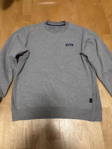 patagonia 그레이 크루넥 트레이닝복