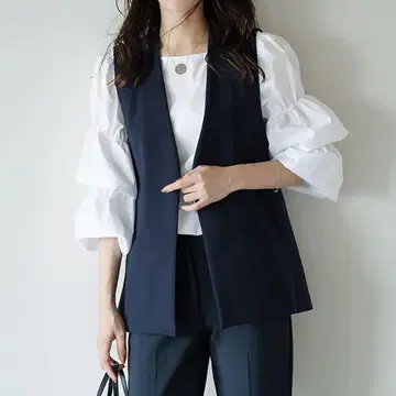 미사용 새상품급 비리나 VIRINA 하리 베스트 네이비 베스트