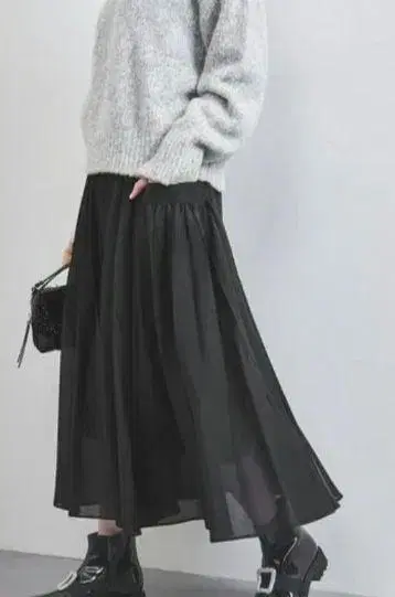 유나이티드 애로우즈 오간자 포켓 플레어 스커트 블랙
