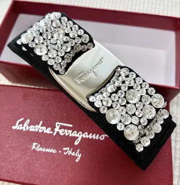 [ 새상품 ] 페라가모 FERRAGAMO 머리핀 Vara Bow