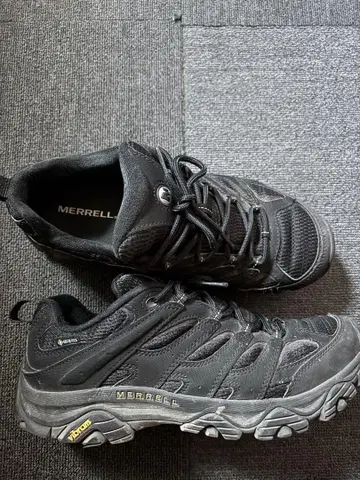 MERRELL 블랙 스니커즈
