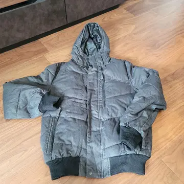 VOLCOM 그레이 다운 자켓 후드 부착