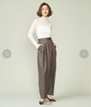 conte 비대칭 턱 와이드 팬츠 모카