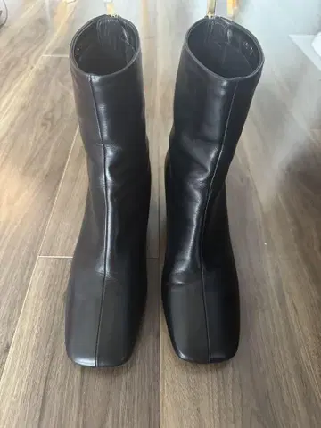 블랙 가죽 지퍼 부츠 스퀘어토