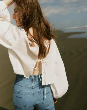 야누크 벌룬 슬리브 블라우스