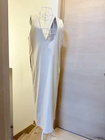 어반 리서치 롱 원피스