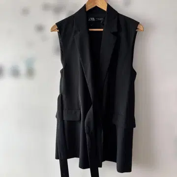 ZARA 블랙 슬리브리스 자켓 S-M