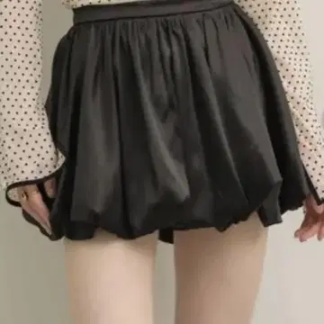 누나 NEUNA 새틴 벌룬 미니 스커트