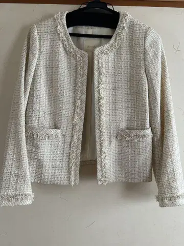 Spick and Span 화이트 노카라 자켓 36