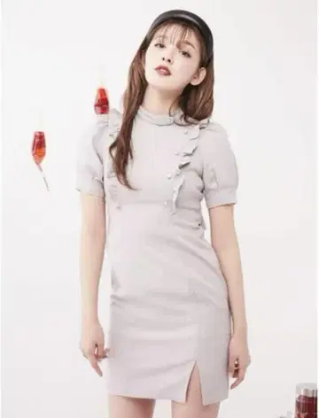 EATME 간호사풍 하이넥 원피스 베이지