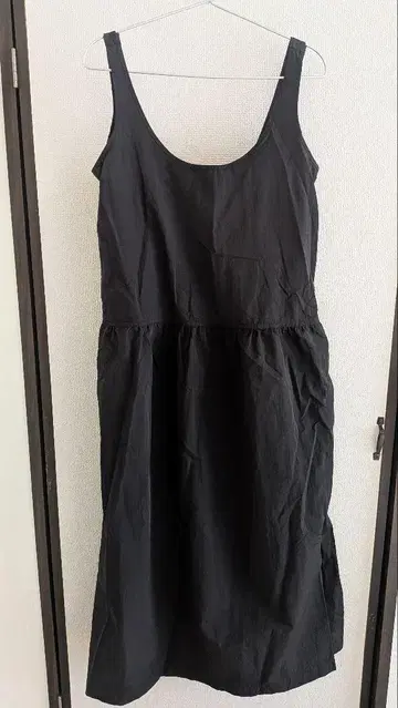 ZARA 블랙 슬리브리스 튜닉