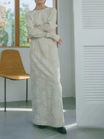 KAIEKA 백 오픈 자카드 드레스