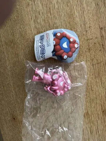 오사카 만박 미야쿠미야쿠 가챠 메탈릭 핑크 럭키 컬러 레어